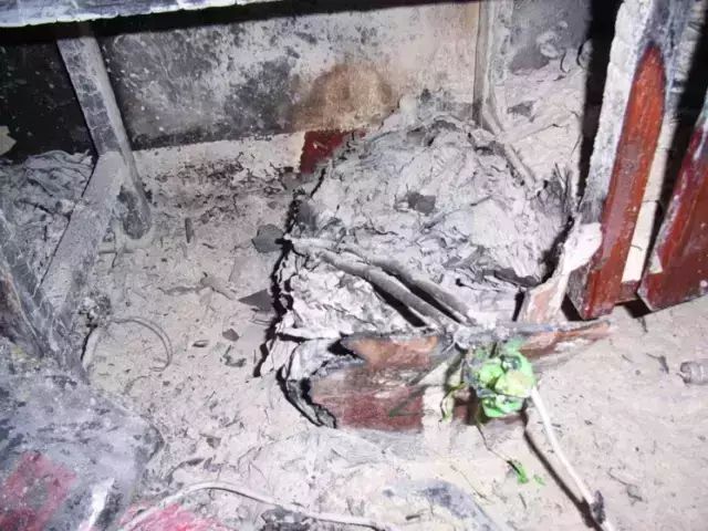 火锅安全问题_火锅安全事件_分析卡式炉的安全隐患，火锅享受中的事故与教训