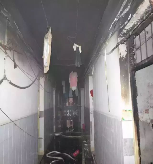 火锅安全事件_火锅安全问题_分析卡式炉的安全隐患，火锅享受中的事故与教训