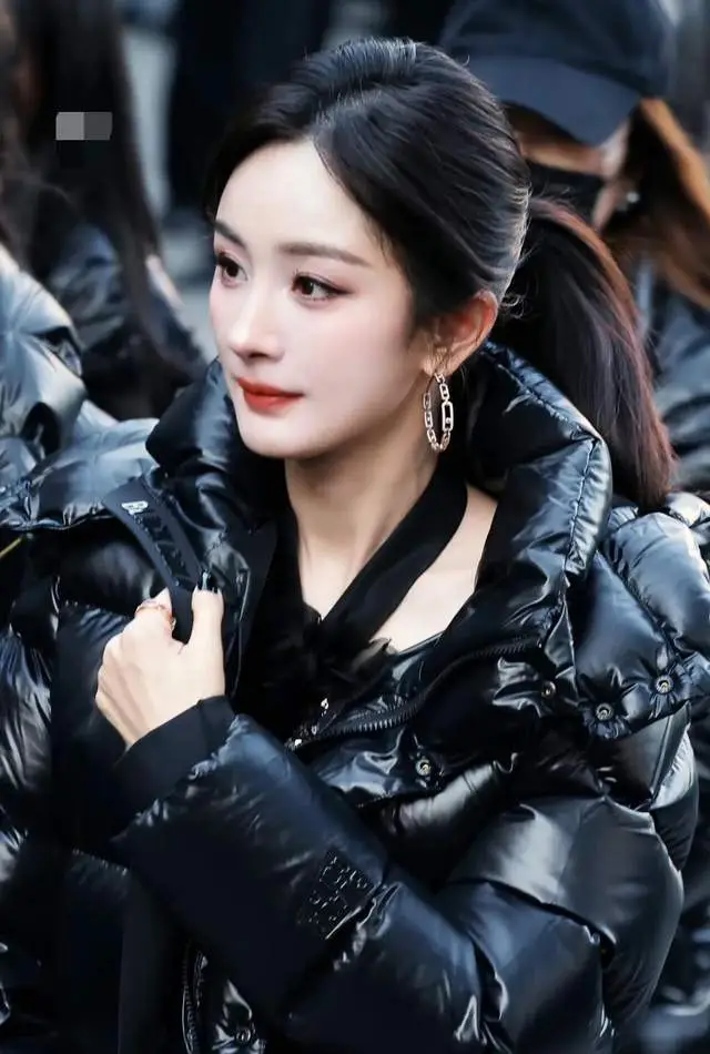 杨幂的社交活动与公众形象_杨幂公关成功案例_杨幂的公关