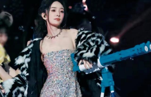 杨幂的公众号_杨幂的社交活动与公众形象_杨幂公关团队