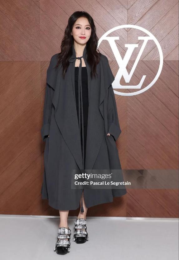 周冬雨最新的照片_周冬雨刘昊然_周冬雨