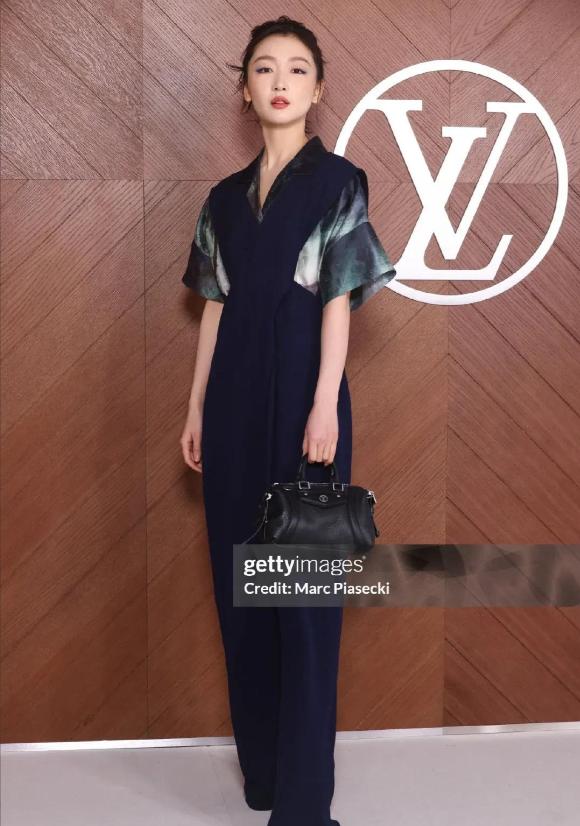 周冬雨刘昊然_周冬雨最新的照片_周冬雨