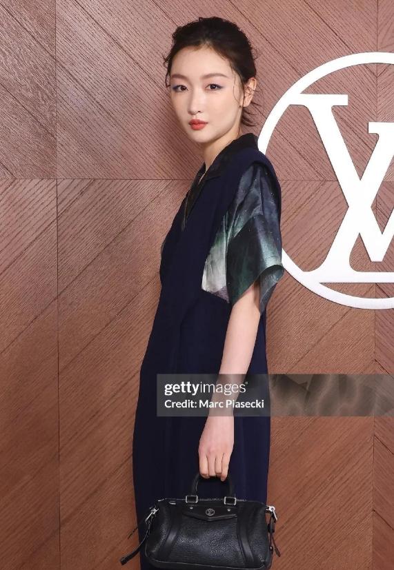 周冬雨刘昊然_周冬雨最新的照片_周冬雨