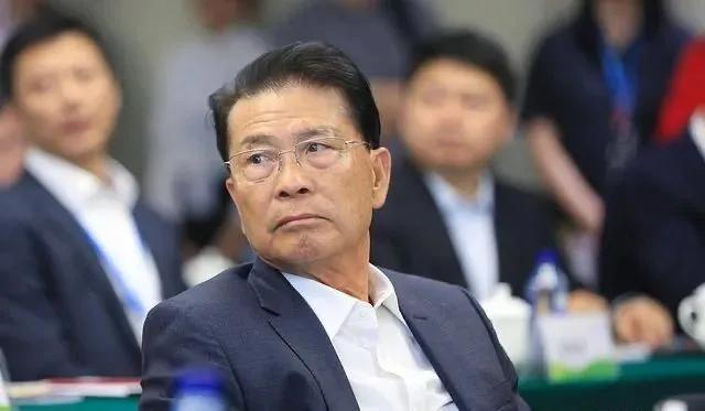 从5000元到千亿企业：何享健与美的集团的创新与变革之路