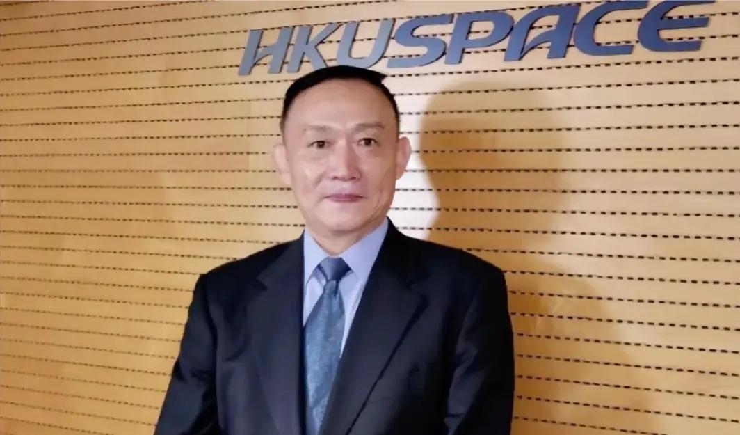 李嘉诚与全球化时代的挑战_李嘉诚重新布局国内_李嘉诚的时代已经过去