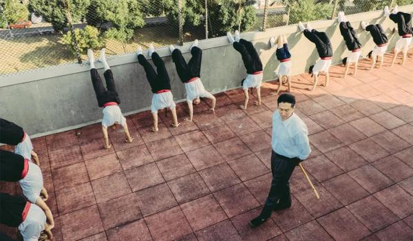 洪金宝精彩武打片段_洪金宝电影武打_洪金宝的武打风格与创作特色