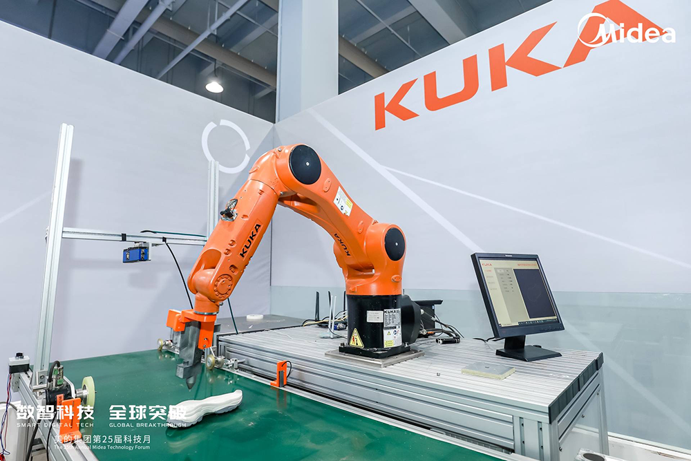 何享健如何打造全球化品牌_何享健投资_何享健家族企业