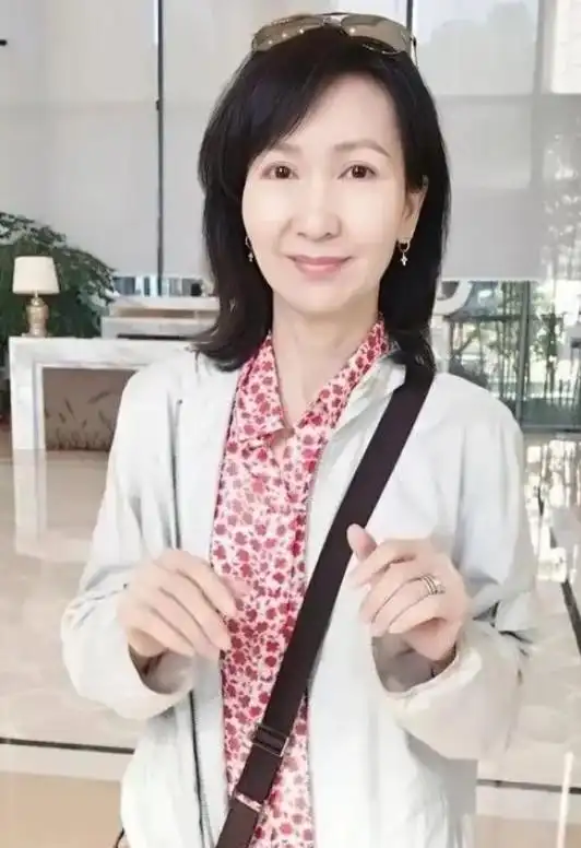 关之琳感情经历揭秘_关之琳的经典情感分析与思考_关之琳感情生活