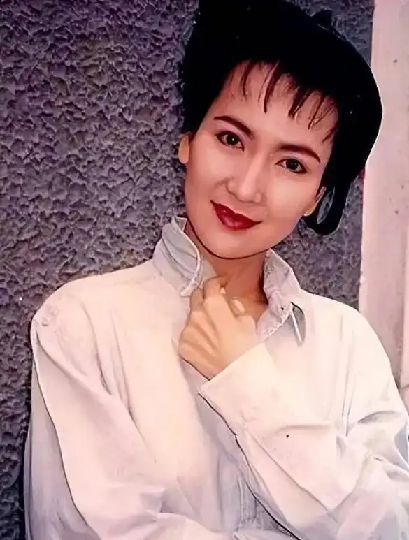 关之琳感情生活_关之琳的经典情感分析与思考_关之琳感情经历揭秘