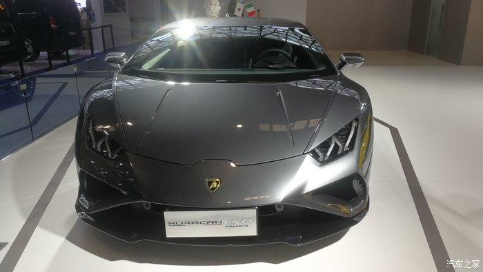 兰博基尼汽车音响_兰博基尼的音响系统：驾驶中的音乐享受_兰博基尼suv音响