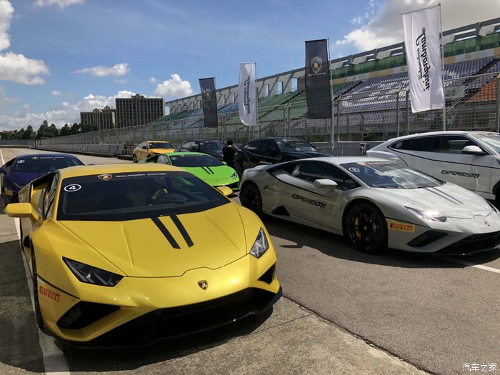 兰博基尼汽车音响_兰博基尼suv音响_兰博基尼的音响系统：驾驶中的音乐享受