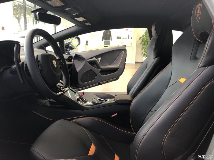 兰博基尼的音响系统：驾驶中的音乐享受_兰博基尼汽车音响_兰博基尼suv音响