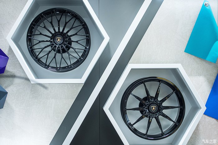 兰博基尼的音响系统：驾驶中的音乐享受_兰博基尼汽车音响_兰博基尼suv音响