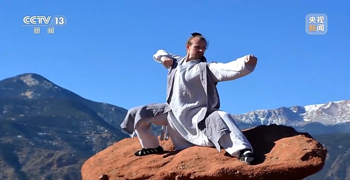 成龙的健康养生之道_成龙健身视频_成龙养生方法坚持自己的原则