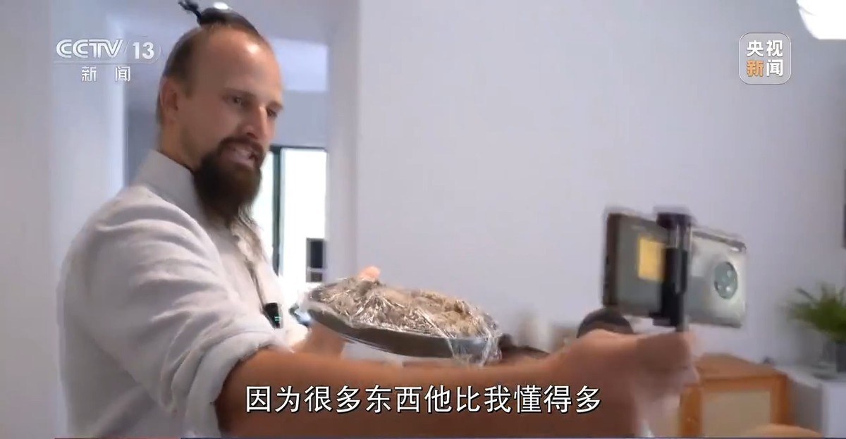 成龙健身视频_成龙养生方法坚持自己的原则_成龙的健康养生之道