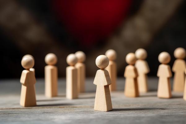 轻资产管理数据对比：评估不同类型资产的价值、风险与回报差异