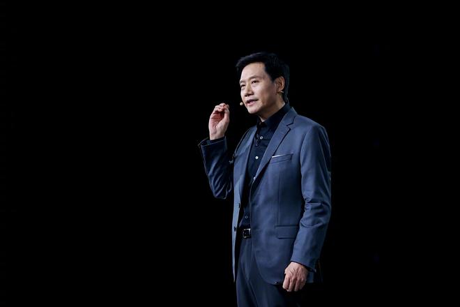 如何评价雷军？深度解析雷军的营销策略与中国制造业强国的定位