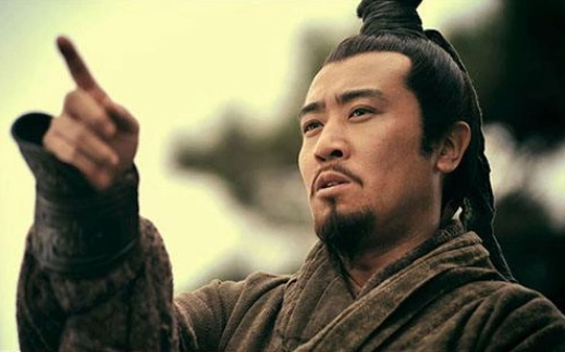 三国时期刘备如何以仁厚与智慧保护家人？长坂坡之战的启示