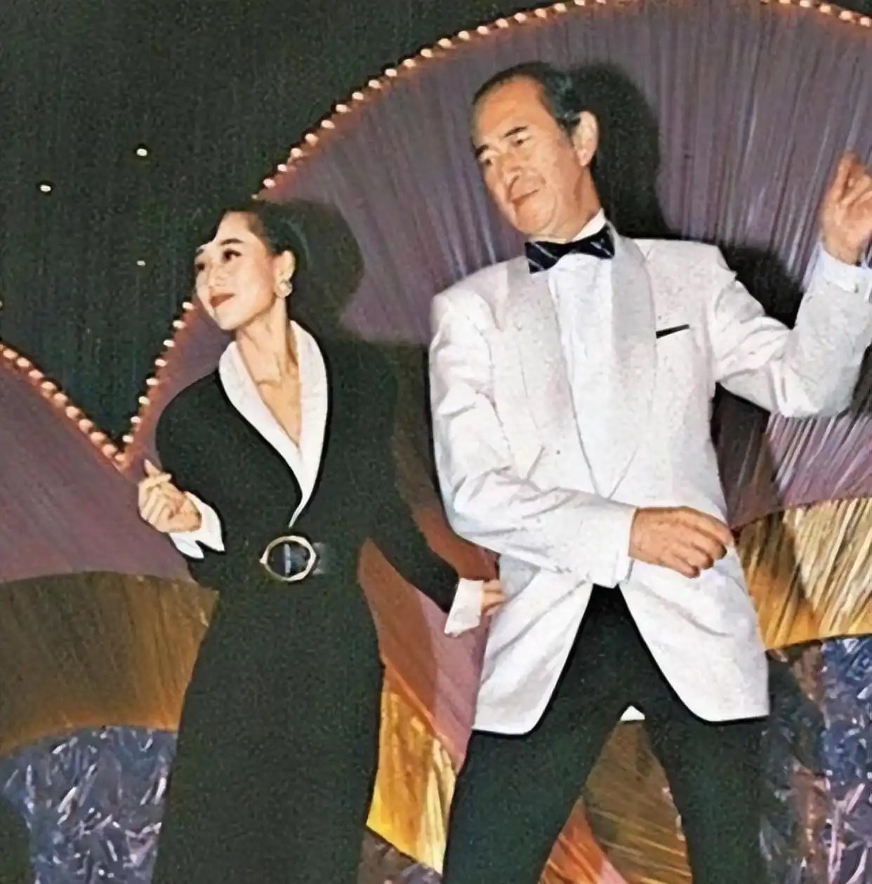 利智的个人成长与蜕变故事_蜕变成长励志的短句_蜕变成长励志的文案