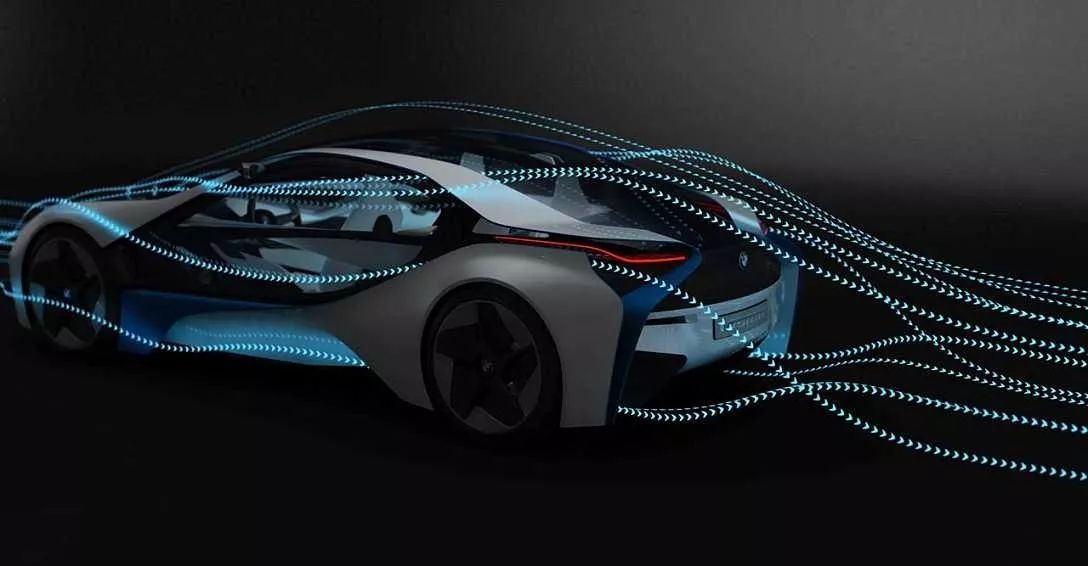 特斯拉中国建厂引发汽车圈震动：豪华品牌如何应对新能源竞赛挑战