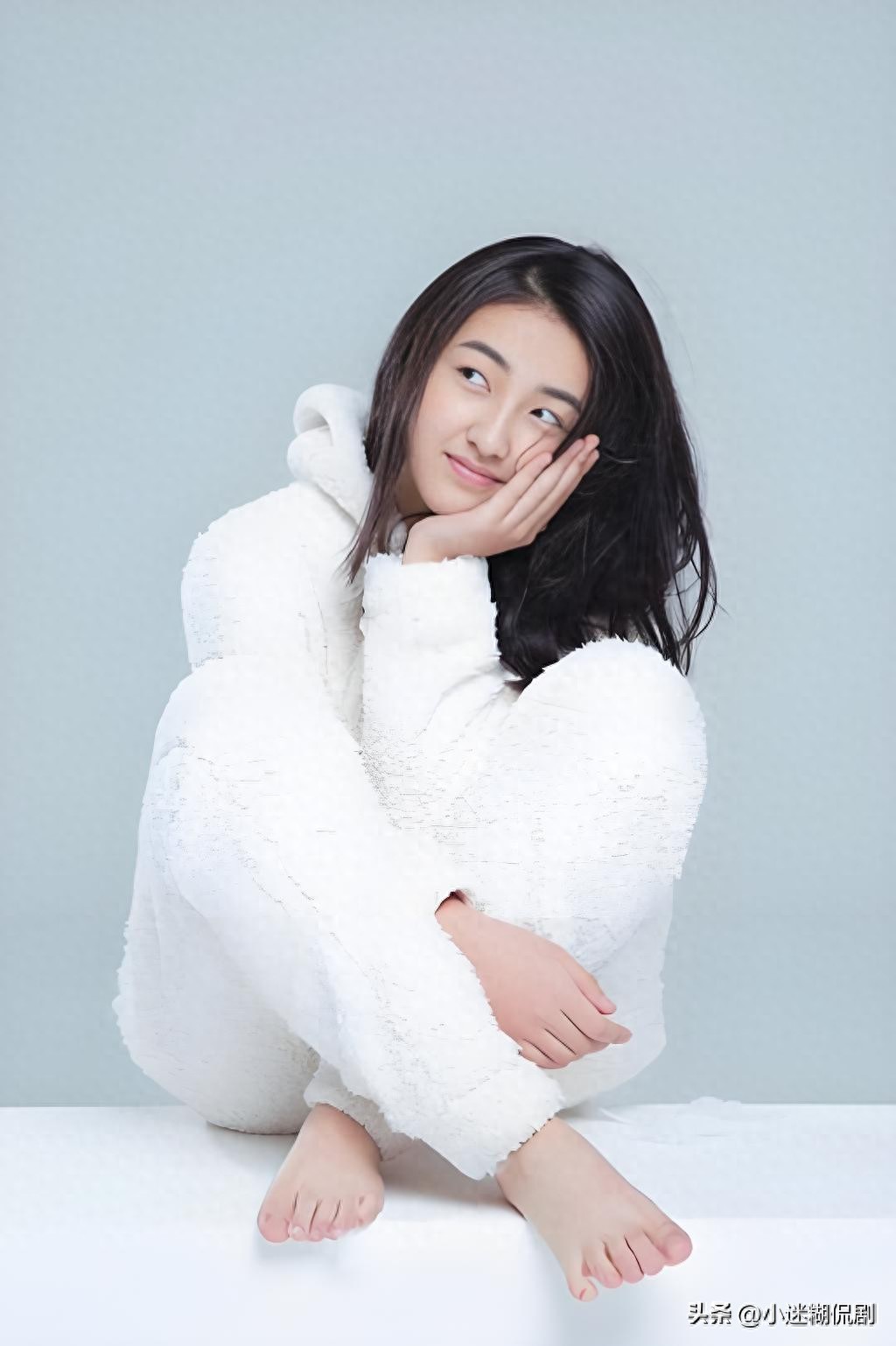 95后演技派小花张子枫与谭松韵的星路对比：口碑起伏与稳定拿捏观众心的原因