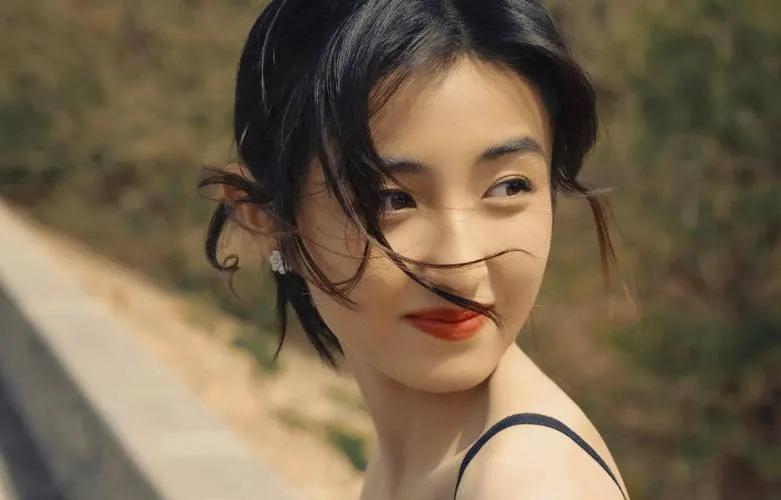 张子枫个人资料_张子枫演的电影_张子枫