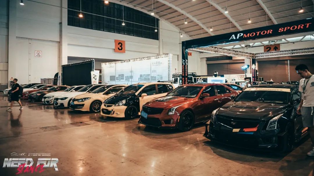 迈坤赛车_车慧互动和易车关系_迈凯伦的赛车文化与全球车迷的互动