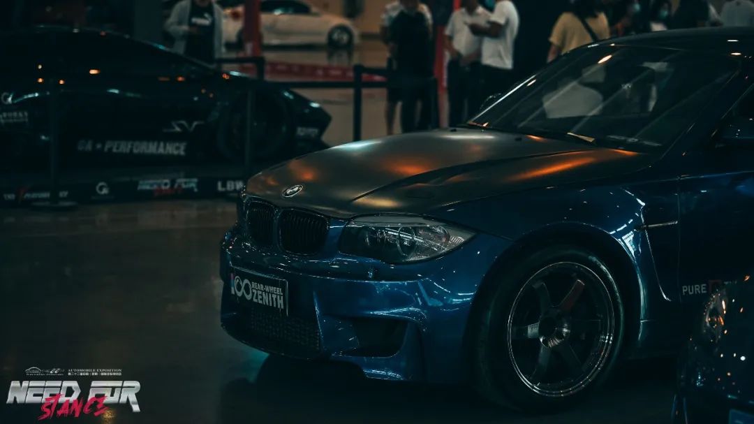 迈坤赛车_车慧互动和易车关系_迈凯伦的赛车文化与全球车迷的互动