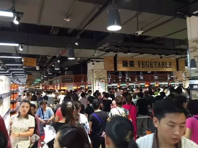 胖东来细节管理_胖东来熟食产品_胖东来的食品质量管理，严抓每个细节