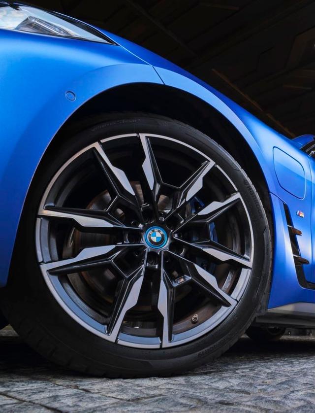 宝马核心部件重点保障_宝马如何将安全性纳入品牌发展的核心？_宝马的核心