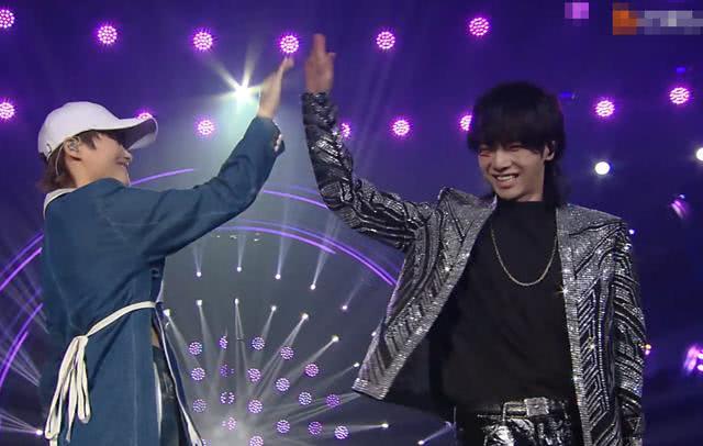 华晨宇的经典歌曲在KTV热唱榜上居高不下_华晨宇的经典歌曲在KTV热唱榜上居高不下_华晨宇的经典歌曲在KTV热唱榜上居高不下